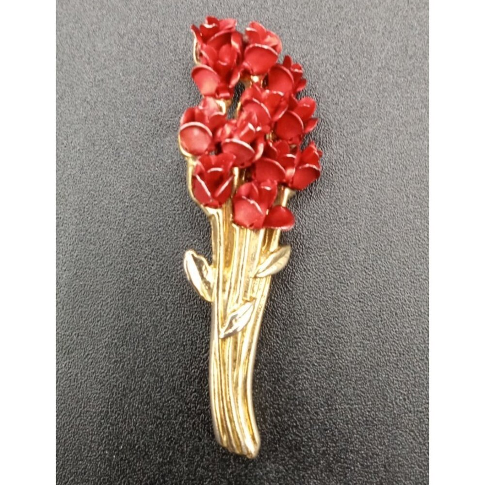 Red Rose Bouquet Brooch Pin Vintage DM 97 Gold Tone 2 Inch Flowers Accessory